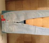 Jean Levis de mujer, talla 27 x 28, super skinny, nuevo, con todas las etiquetas, original