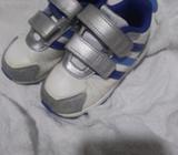 Zapatos Adidas de Niño Talla 24