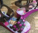 Sandalias Disney Niña Talla 23-23 Y Medi