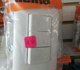 3 INTERRUPTORES MARCA BTICINO