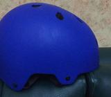 Casco nuevo color azul para patinaje patineta