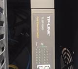 Rack con swich TLSF1024D