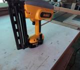 Clavadora a Bateria Dewalt