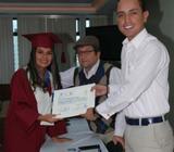 Togas Y Birretes para Su Graduación