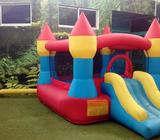 Vendo castillo inflable brinca brinca como nuevo. con motor
