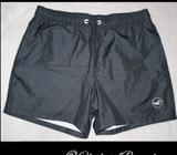 PANTALONETA NEGRA HOLLISTER TALLA MEDIUM